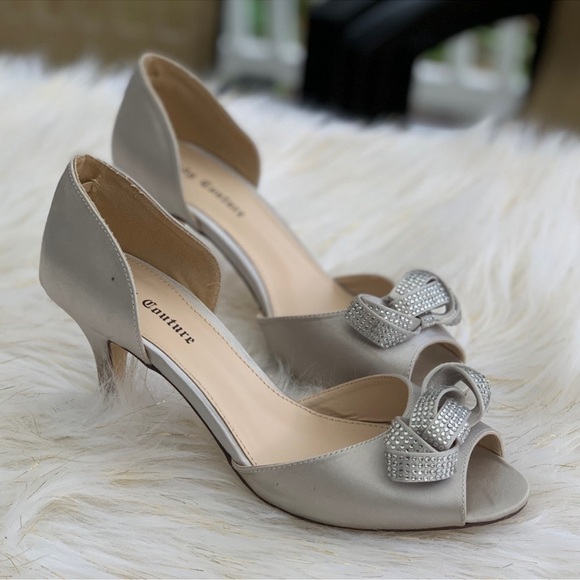 Lady Couture grey silver satin heels size 8 peep toes - Picture 1 of 6